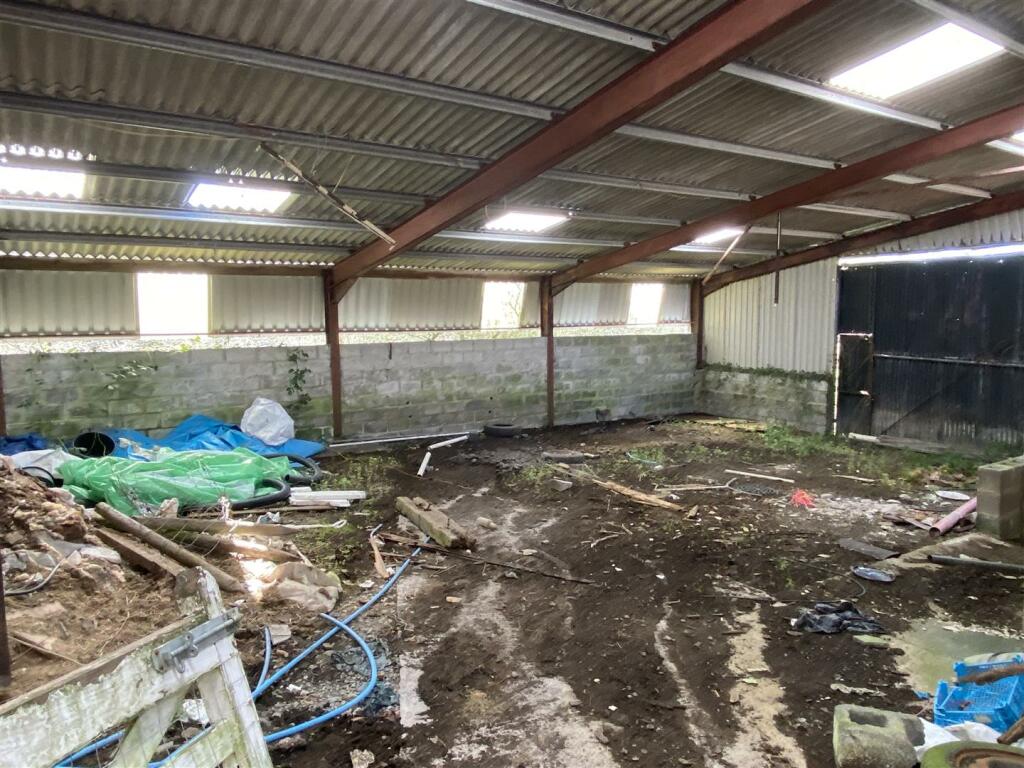 BARNS INTERNAL