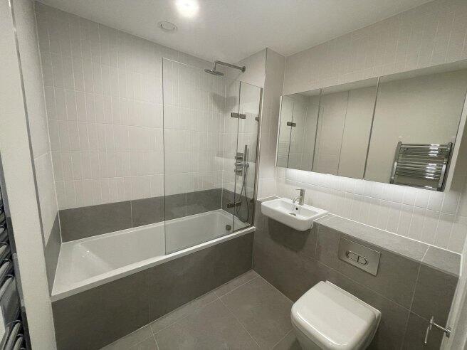 middle-road-w7-3fr-1022176