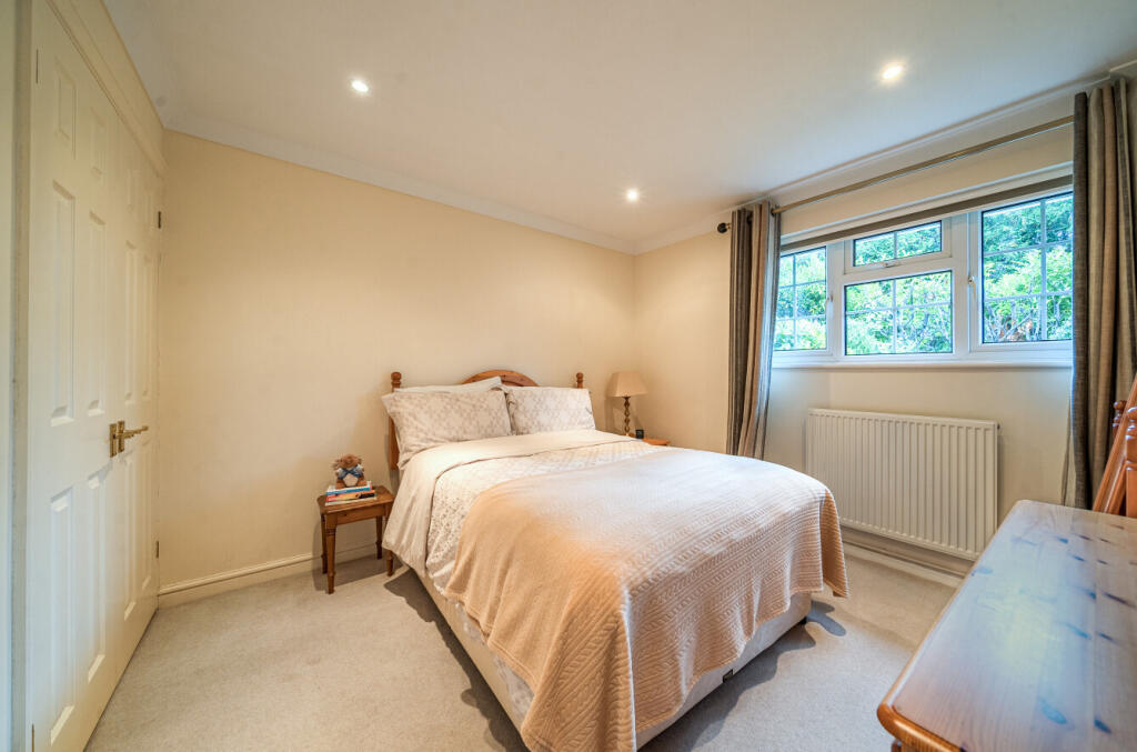 1363196-1-68e5304...