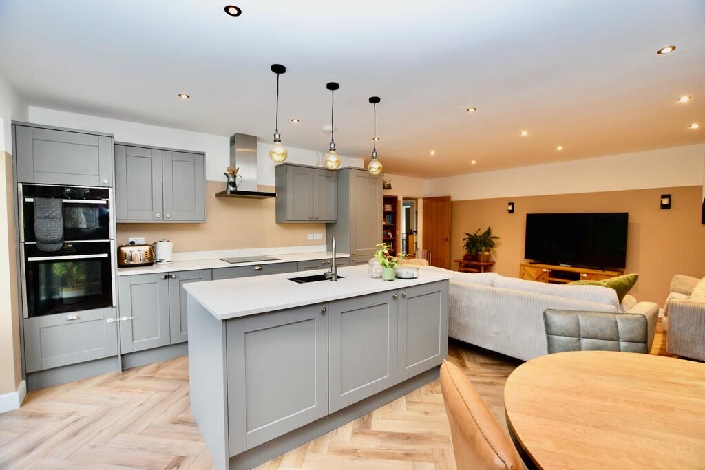 Kitchen/Dining/Li...