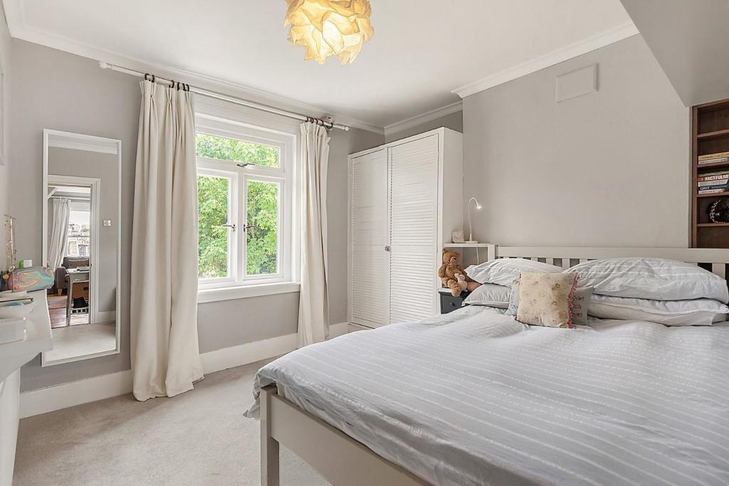 Bedroom One.jpg
