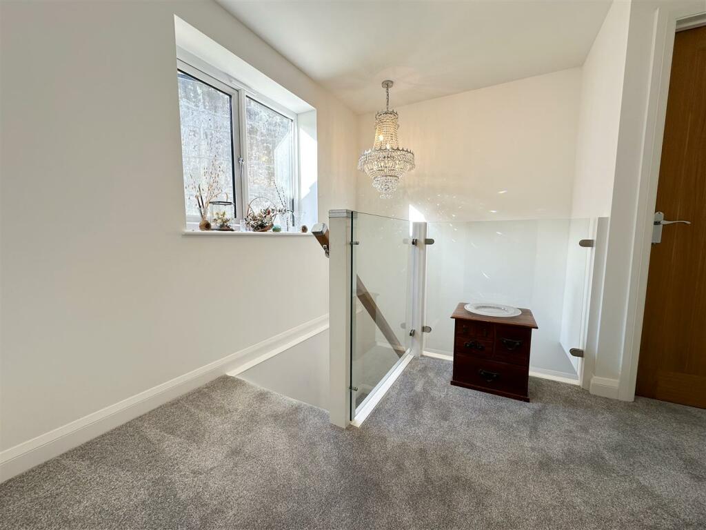 FIRST FLOOR LANDING AND STAIRS