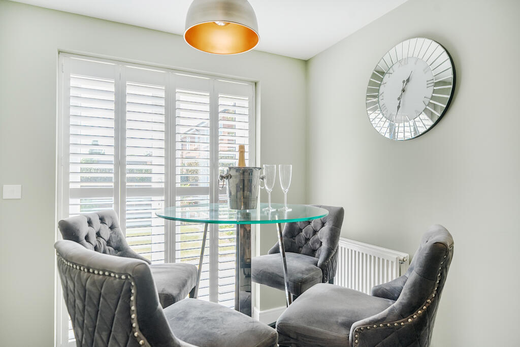 1294607-32-6824a79070d66-ARW