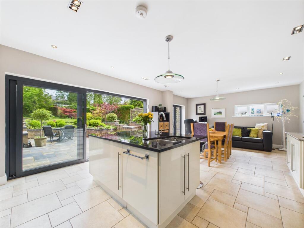 Stunning Open Plan Living Kitchen