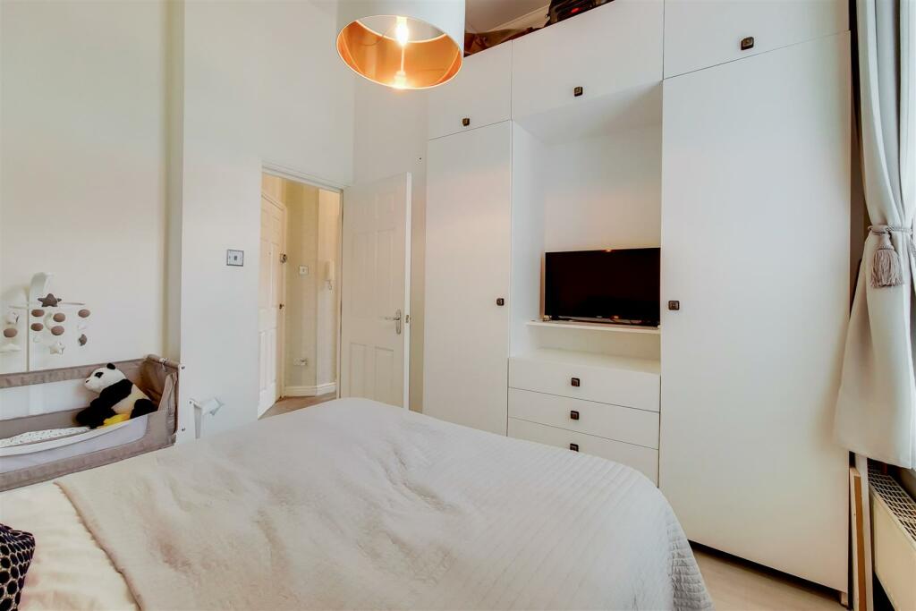 2_Main Bedroom-0.jpg