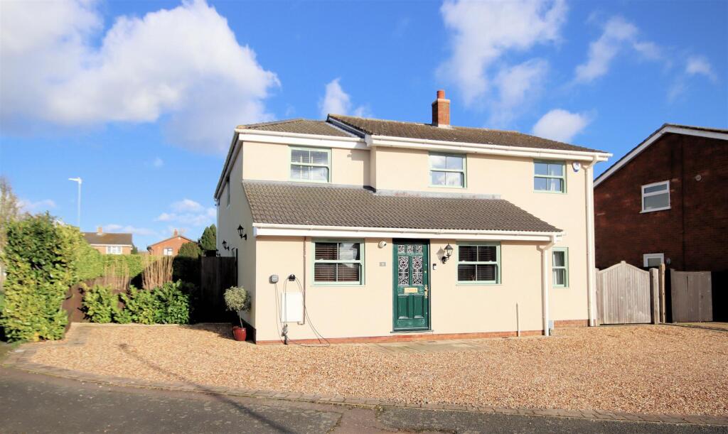 Front Garden &amp; Drive