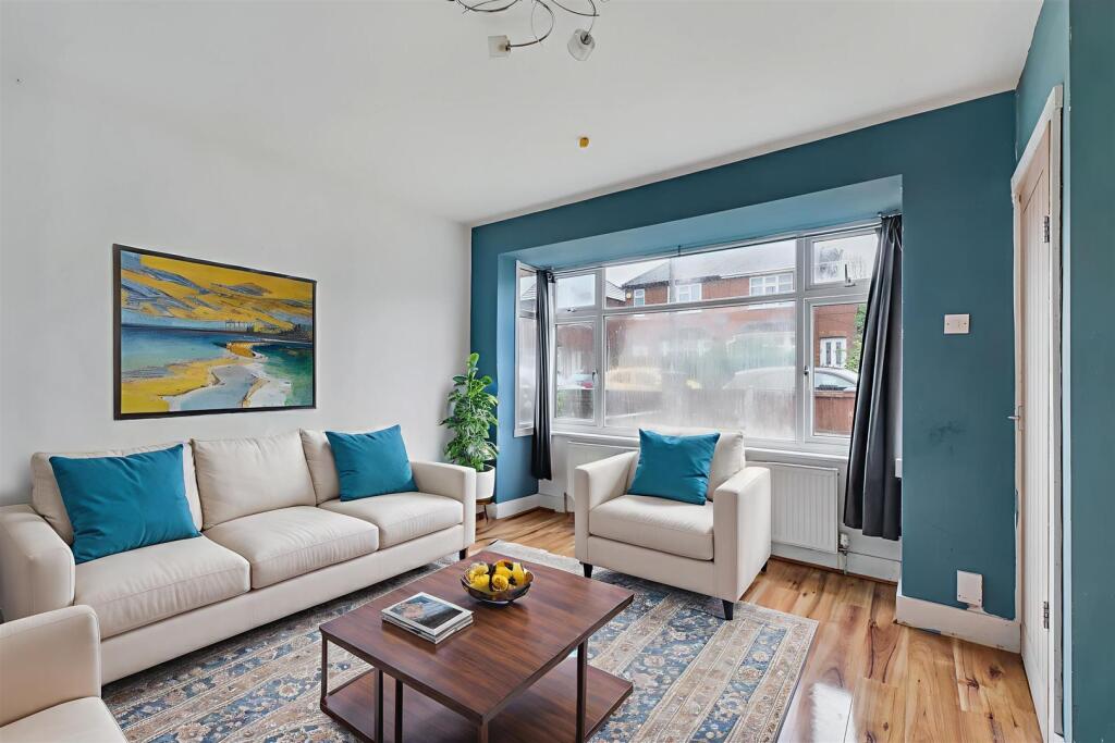 Lounge - Living Room - Standard - 2.jpeg
