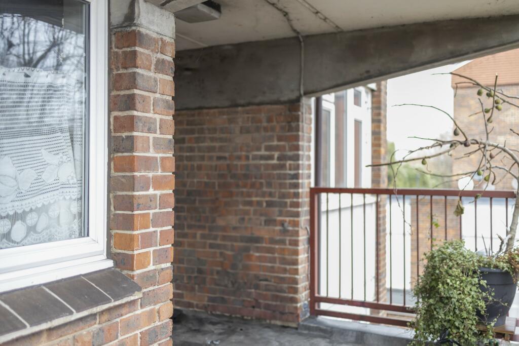 63 Besant Way 17