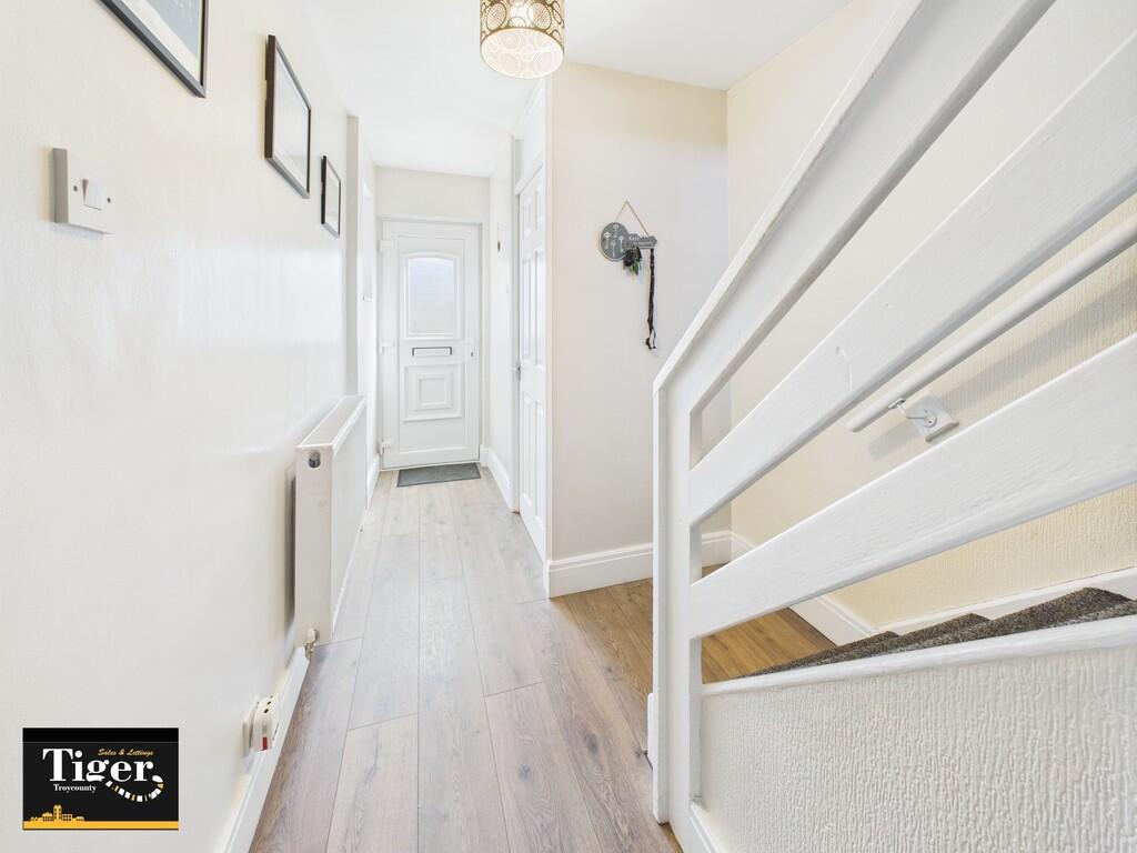 CAM02176G0-PR0633...