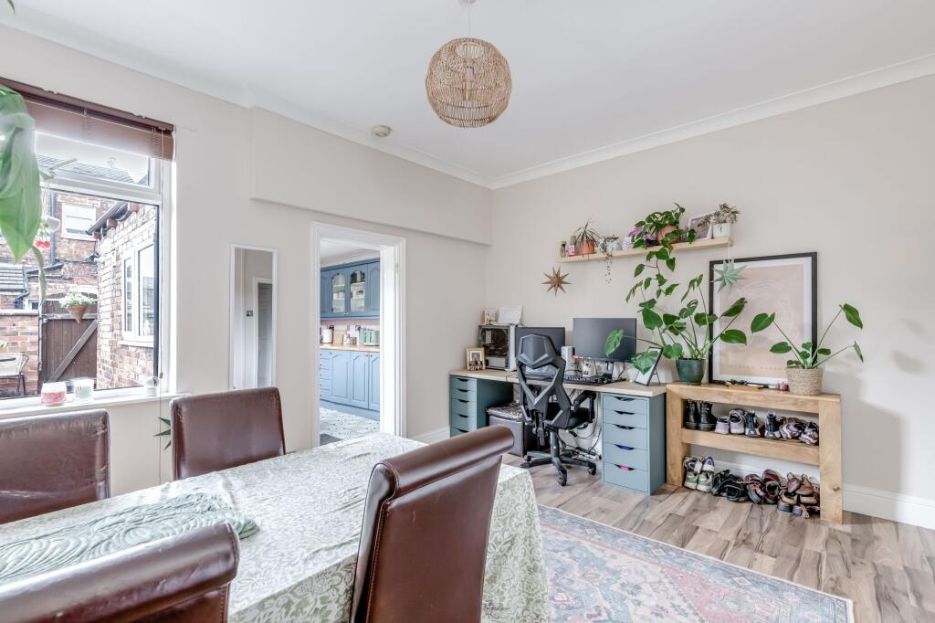 Sitting / Dining room