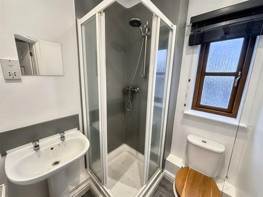 Ensuite.jpeg