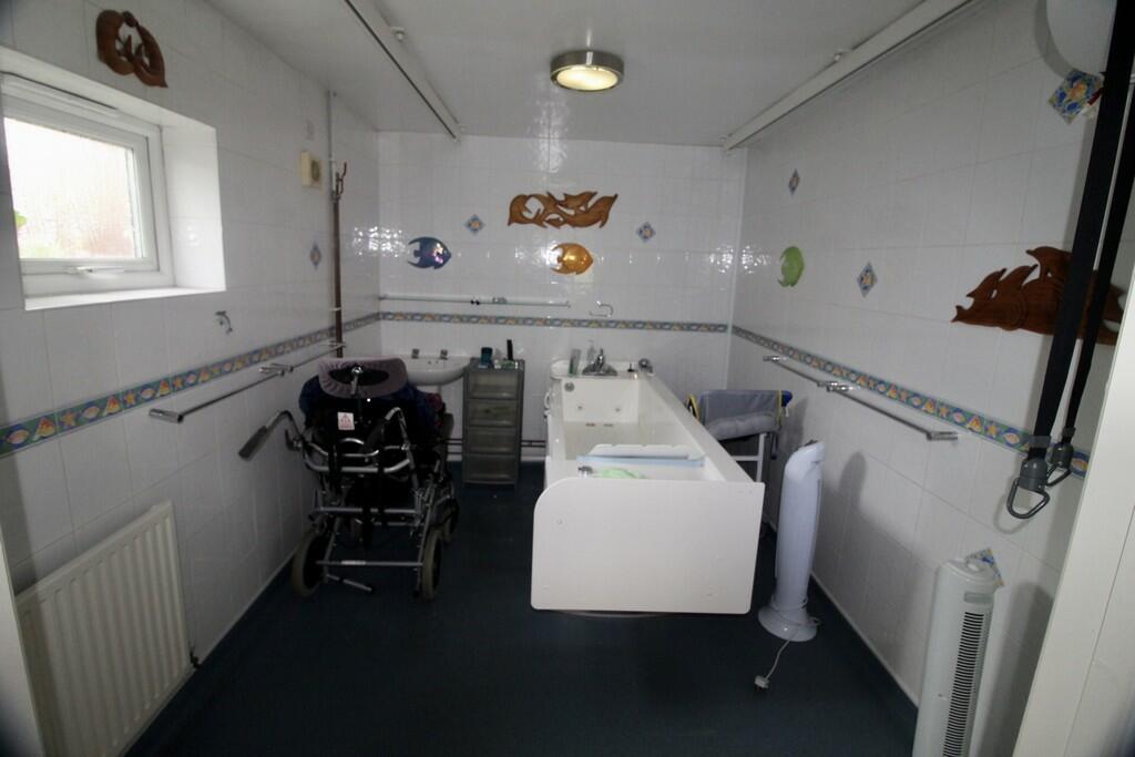 3C0E7052-C871-45A...