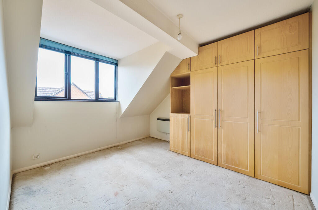 1305579-3-6841aac...