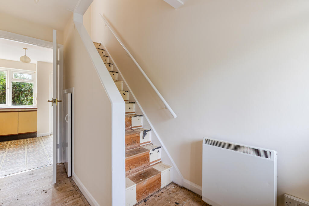 A21 - 3 Orchard View, Frogmore - 251014