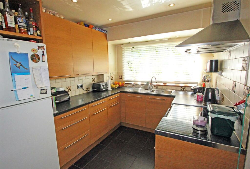 IMG_2065 kitchen.jpg