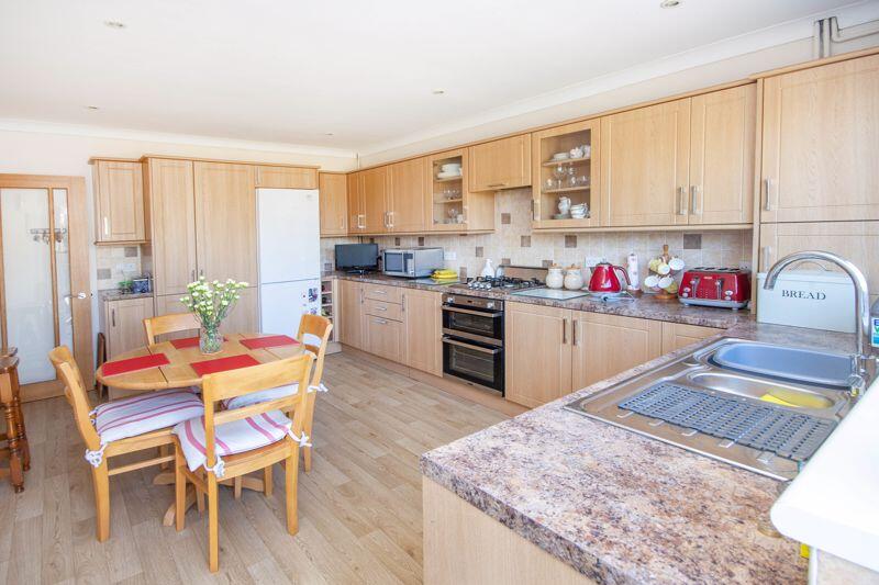Kitchen-Breakfast Room
