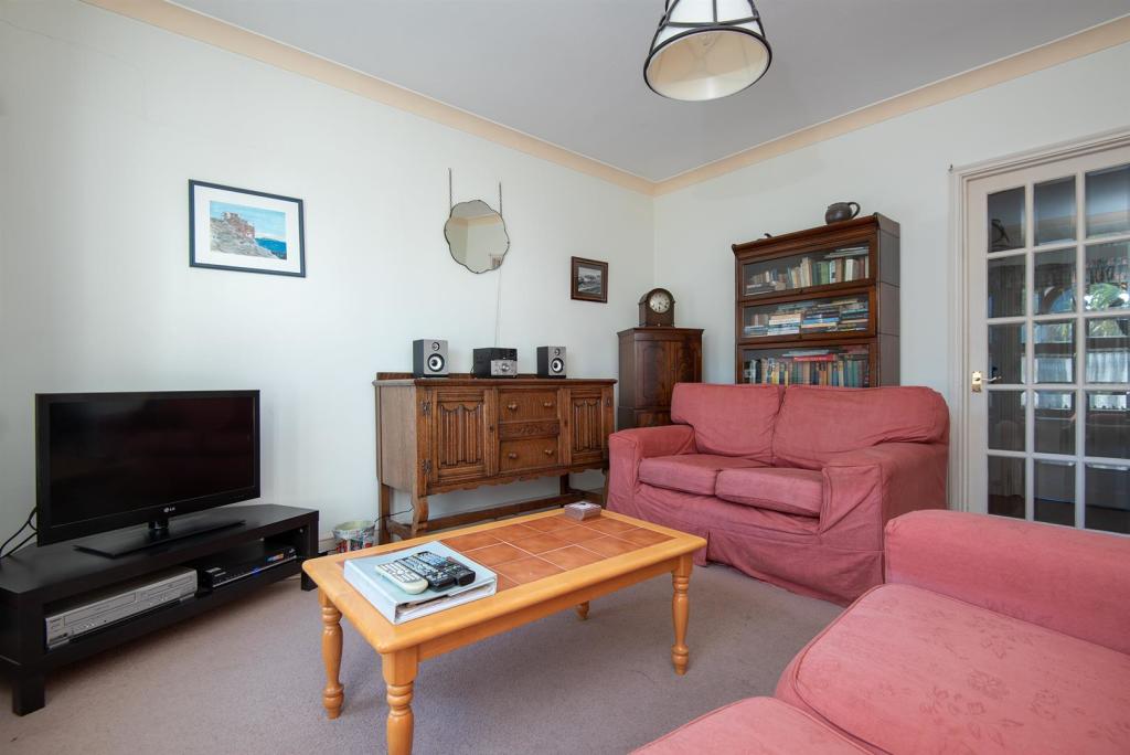 Living Room Alt.jpg