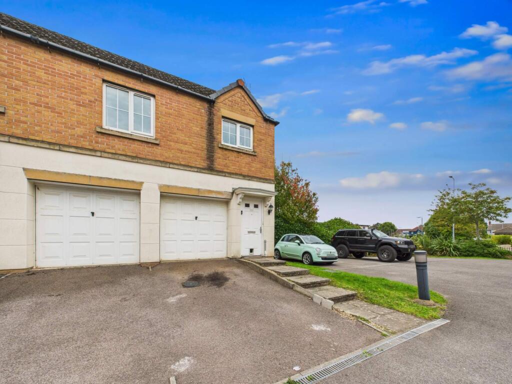 Driveway &amp; Front Entrance