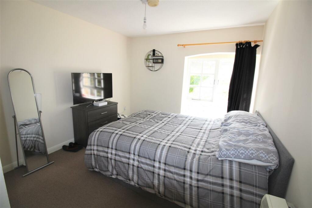 Bedroom.JPG