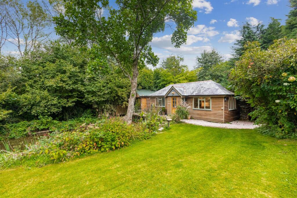 A14 - The Roundhouse Extra - 240920.jpg