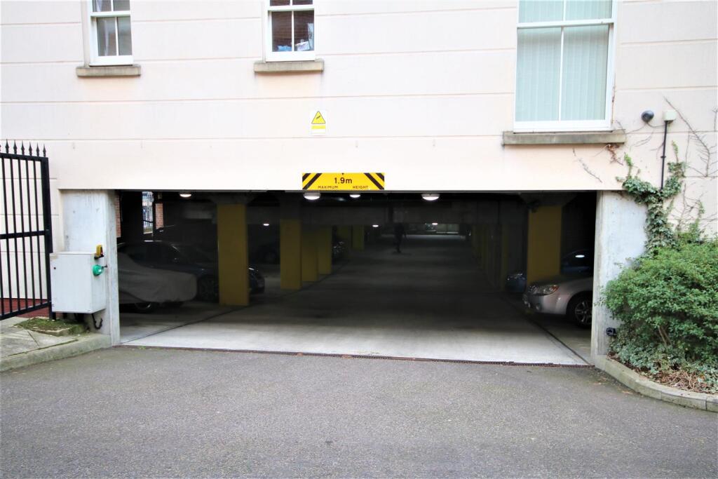 P1510 Car Park.JPG