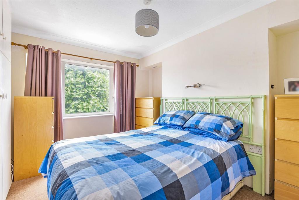 Bedroom 1.jpg