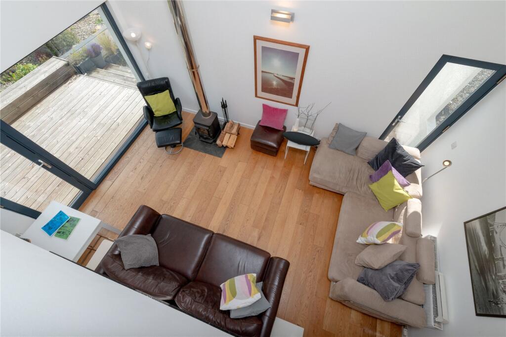 Mezzanine/Snug