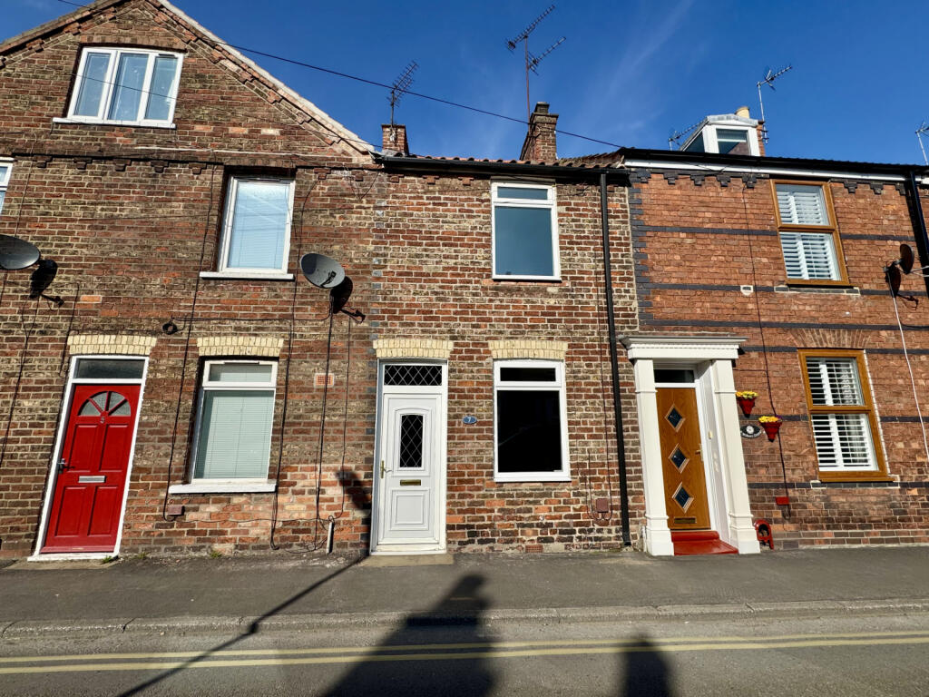 2 Bedroom House - mid terrace for Sale