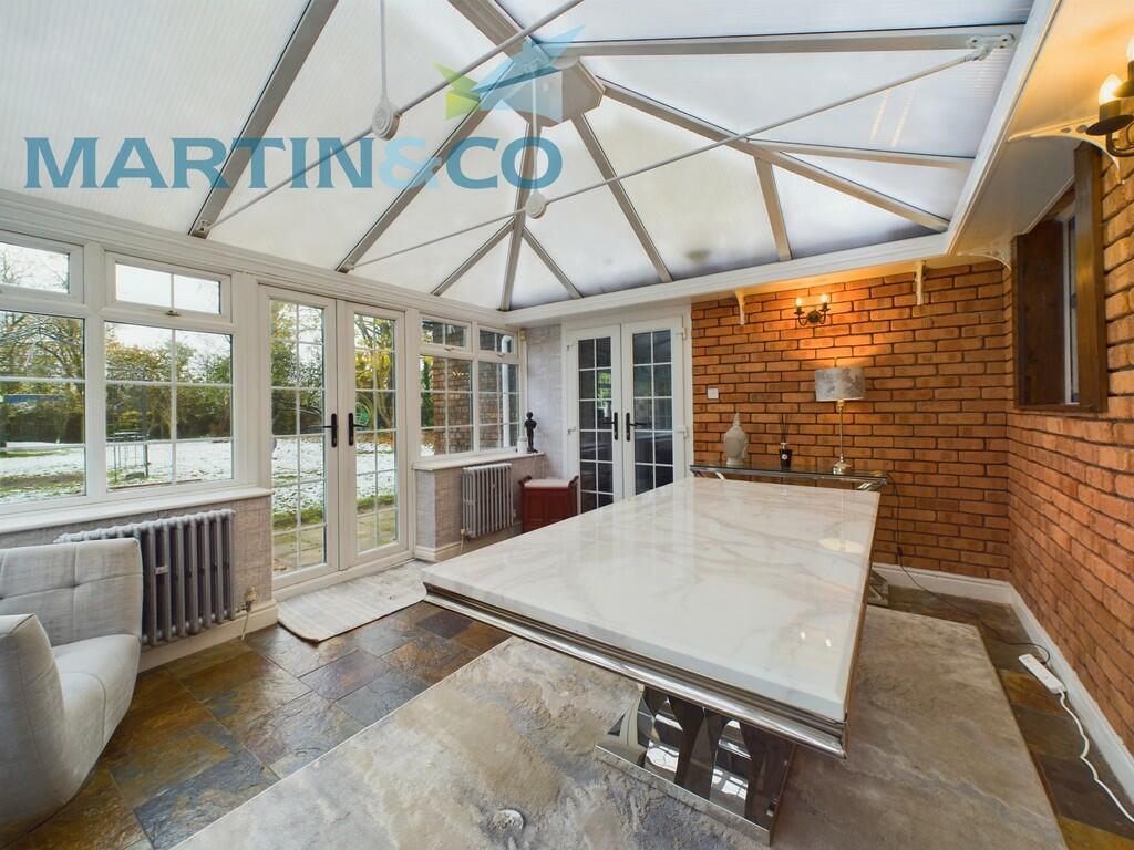 CAM01870G0-PR0143...