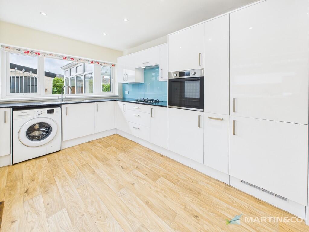 CAM02318G0-PR0490...