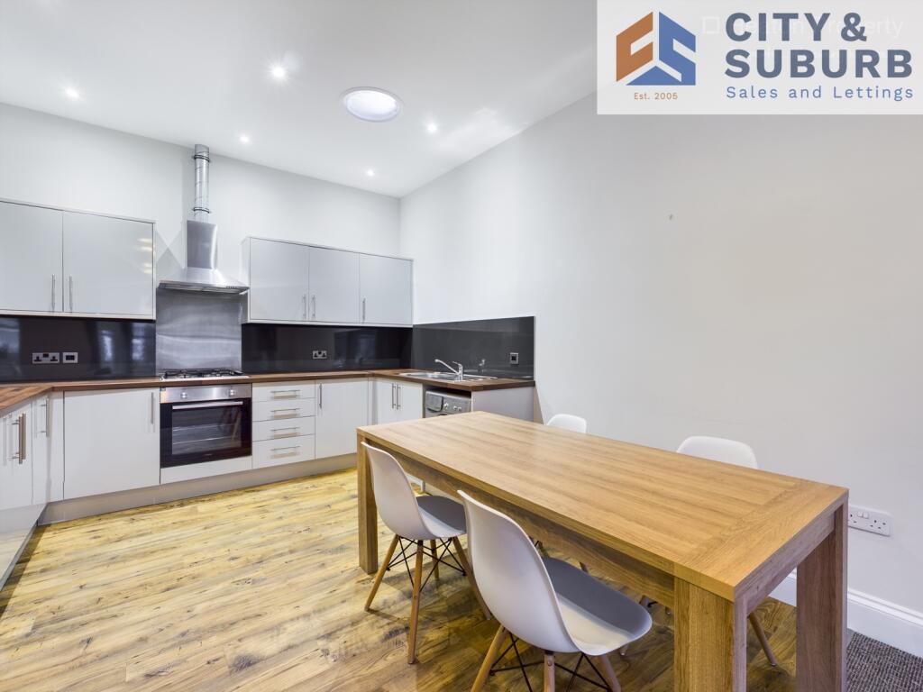 AT19 Advert photo (2)