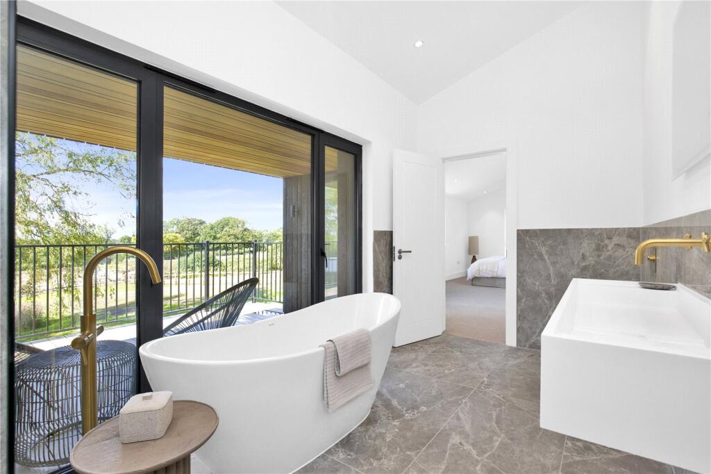 Ensuite