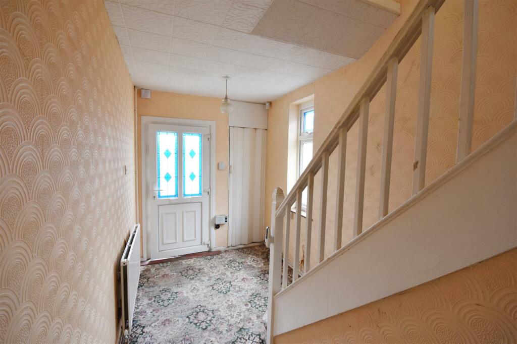Hallway (1).jpg