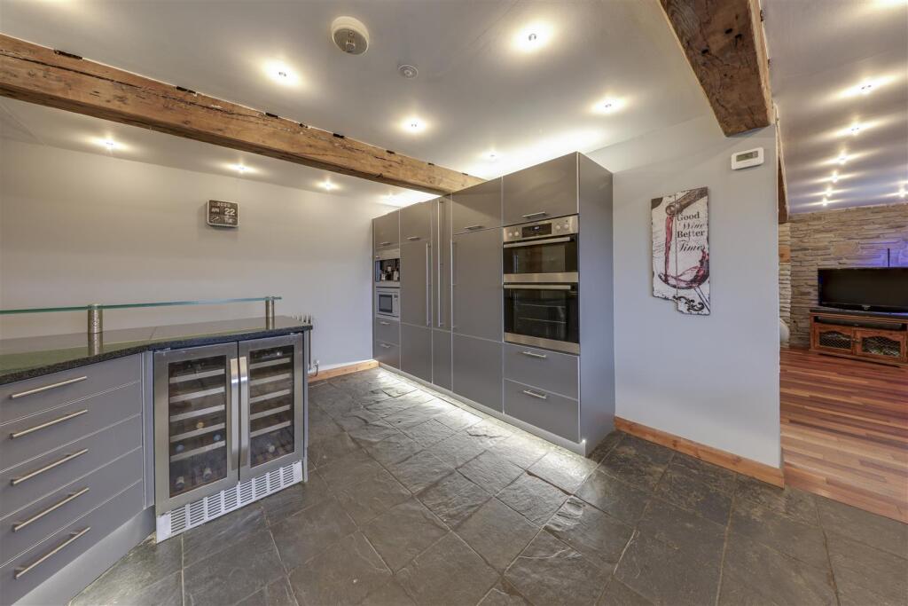 Breakfast Kitchen Alt 2