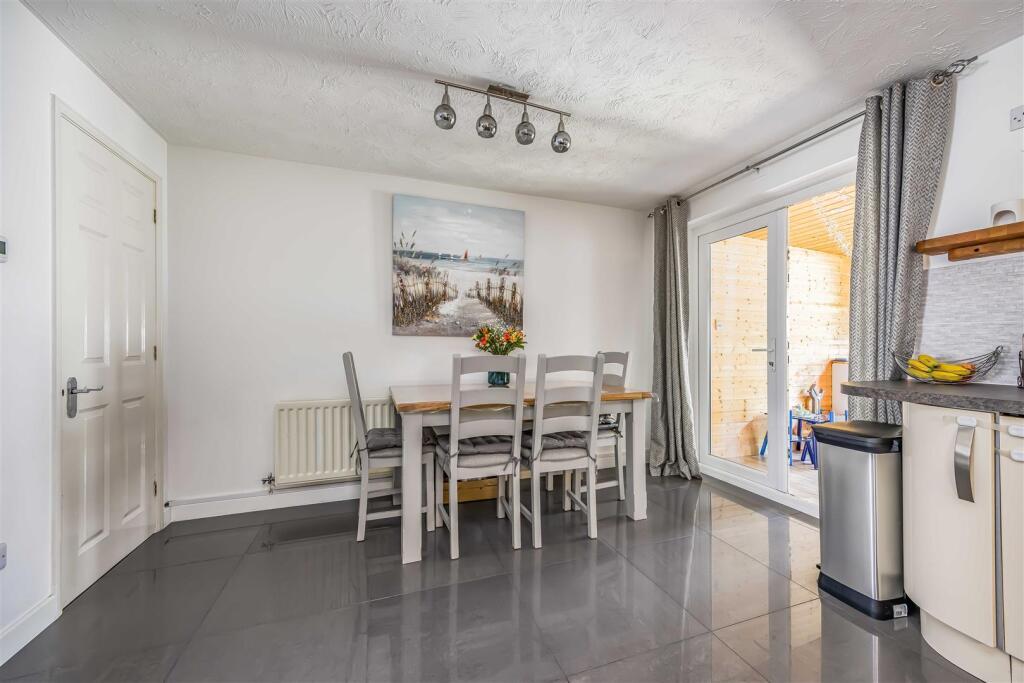 20 Milebush Road, Southsea-Small-PorticoMarketing-