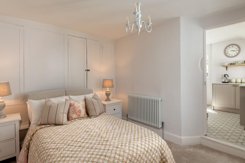 The Old Bakery, Clarence St, Dartmouth, Bedroom 2