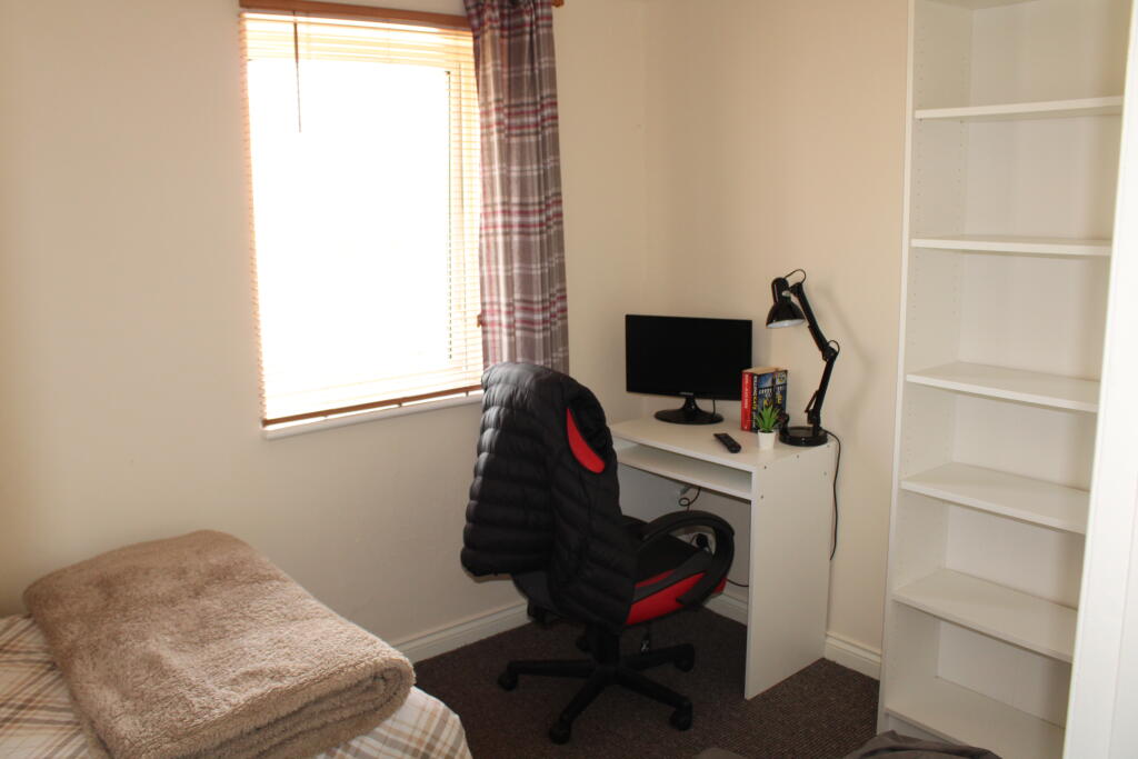 Bedroom 2 (1)