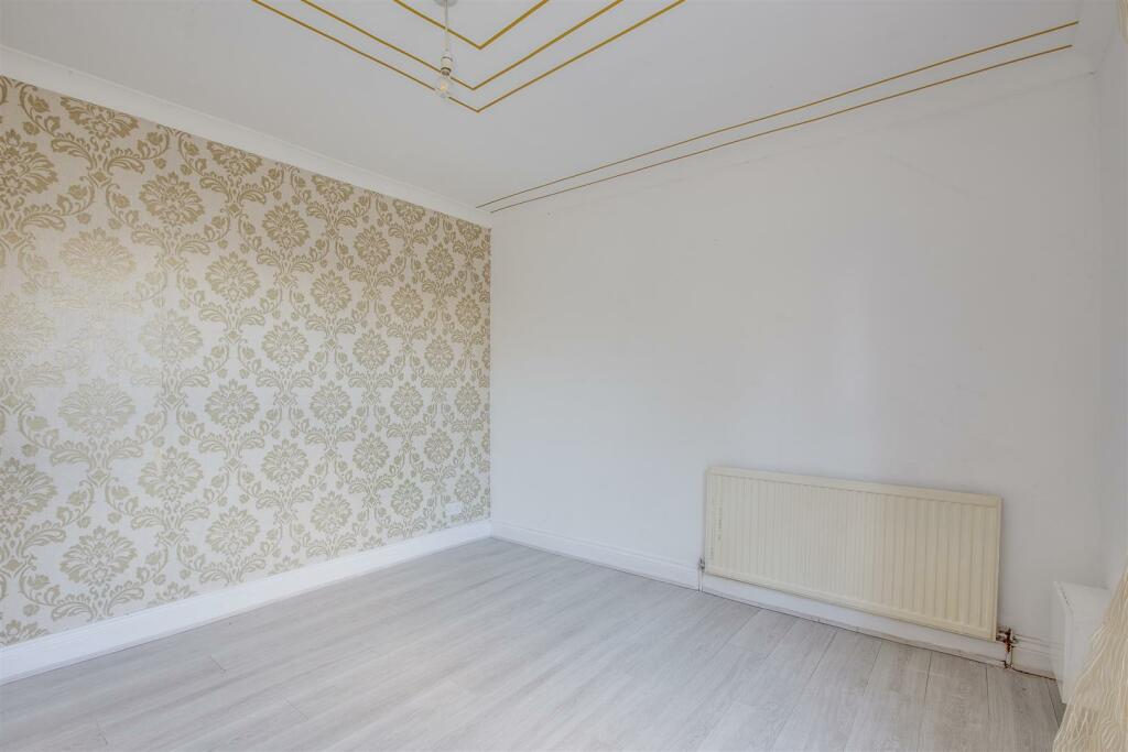 Flat 4, 22 Priory Avenue, HP13 6SH-6.jpg