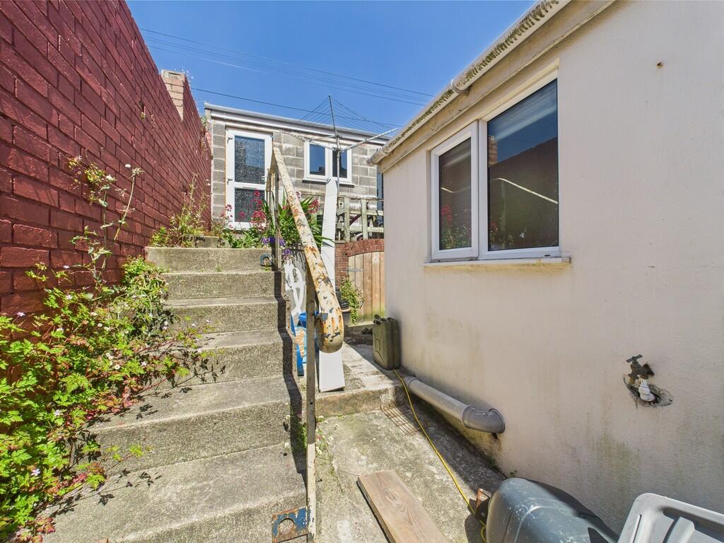 CAM02089G0-PR0478...