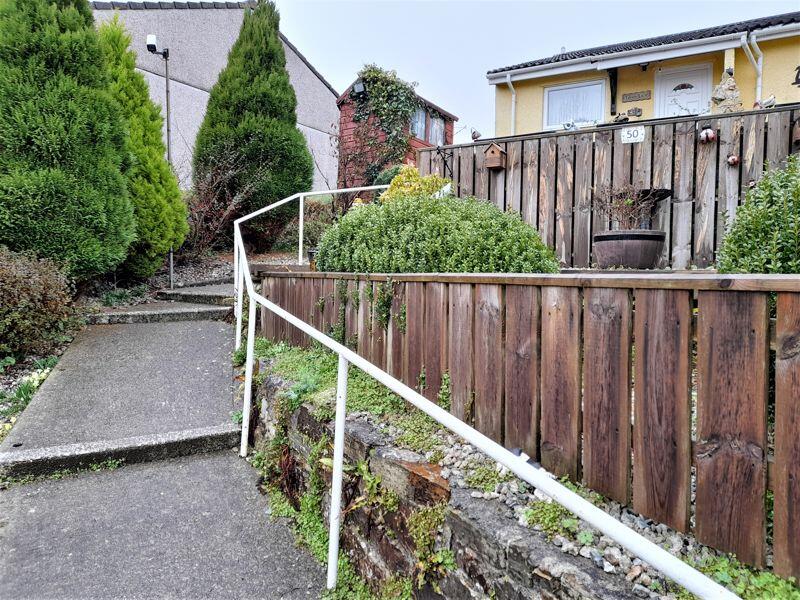 Low level steps to entrance