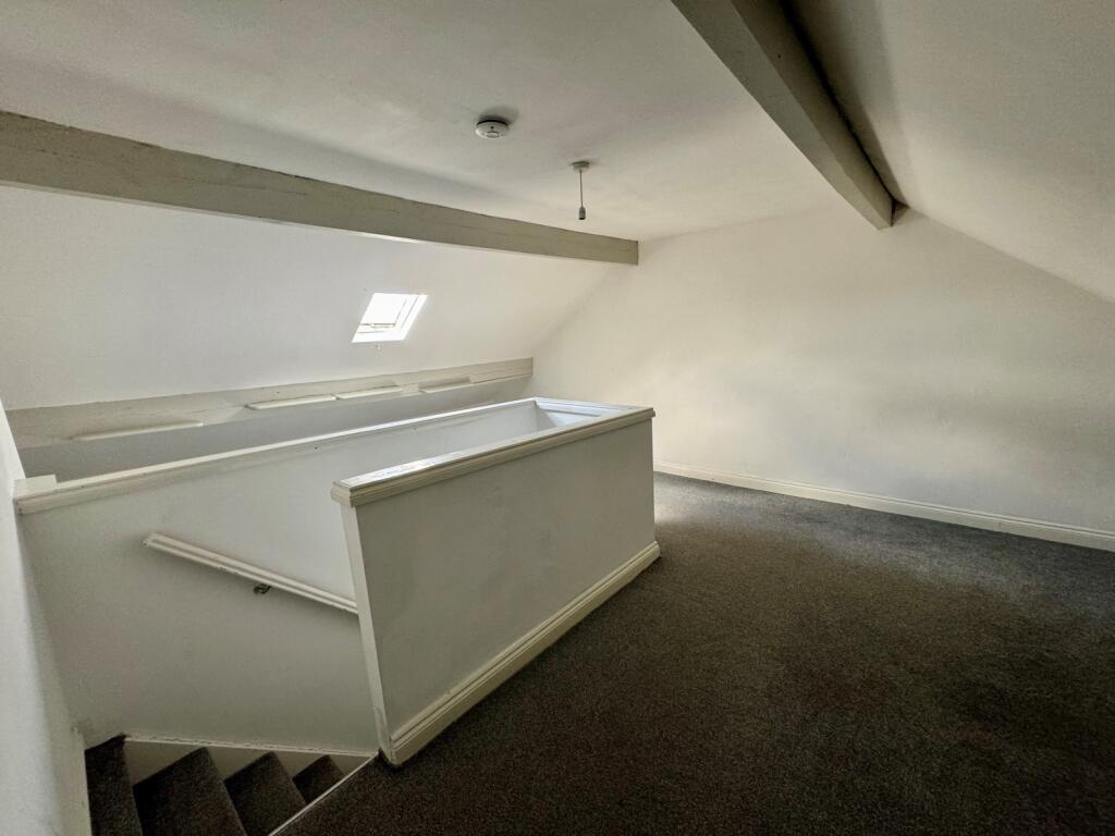 NEW LOFT ROOM 1