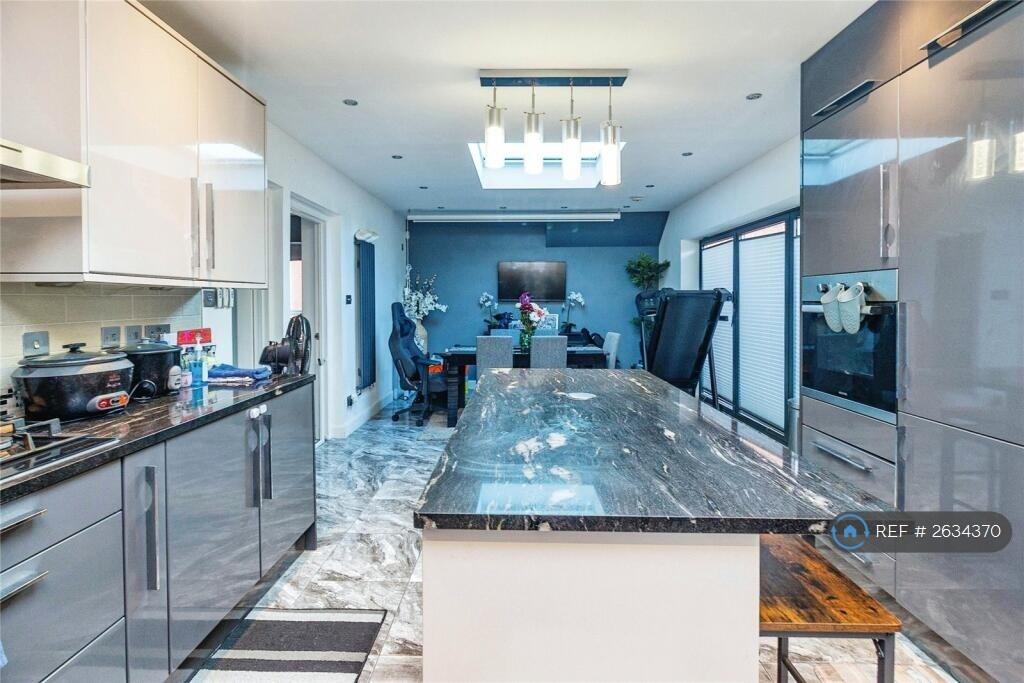 Kitchen/Dining/Family