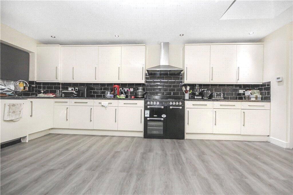 Reception/Kitchen