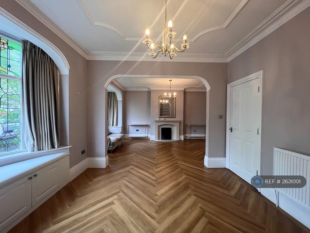 Spacious Lounge