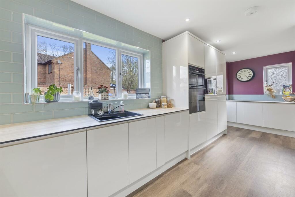 Kitchen/Breakfast Room