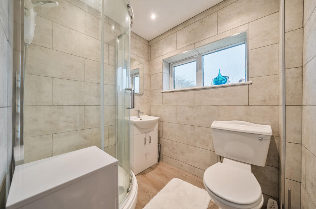 1374219-8-69049ab...