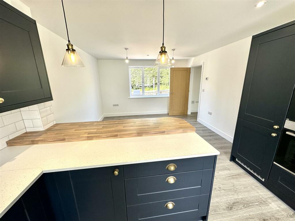 KITCHEN/DINING/FAMILY ROOM