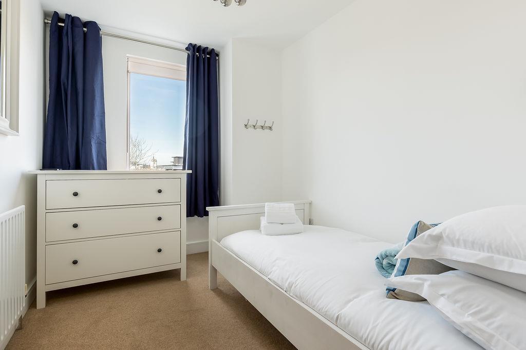 418OrchardPlazaph18web300.jpg