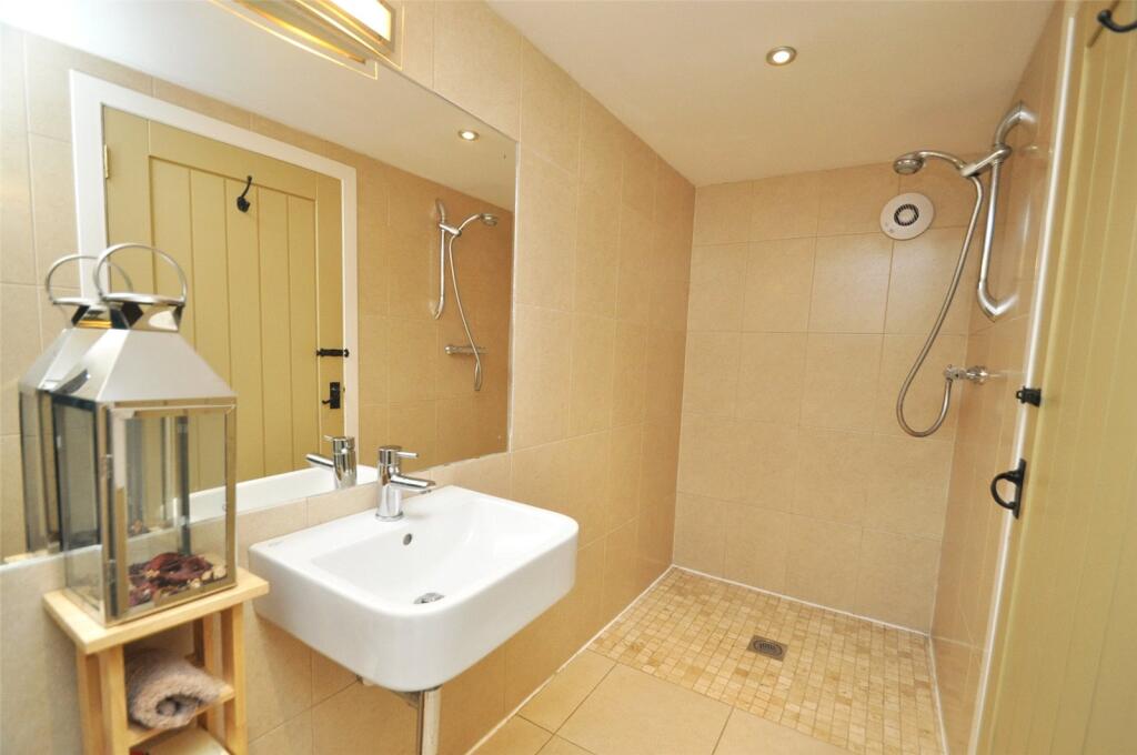 Bed 3 Ensuite
