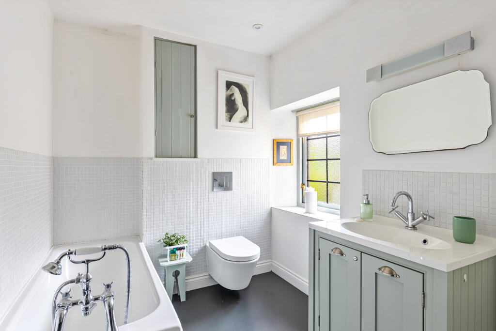 A17 - 3 Somerset Place, Totnes - 250728